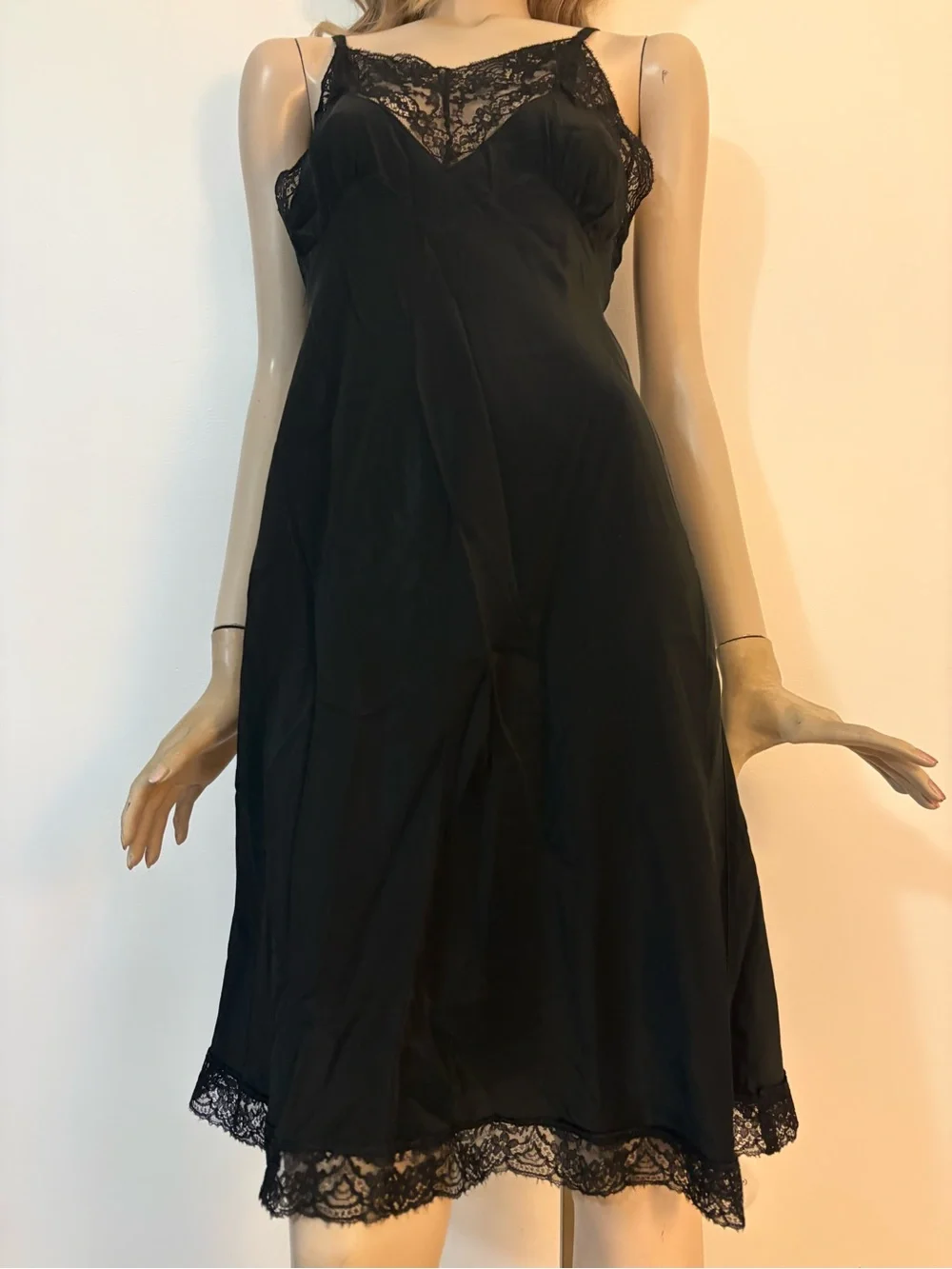 Sultry Vintage 1940s 50s Rare Radelle Lingerie Lace Slip - Picture 7 of 15